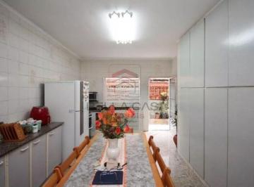 Casa · 280m² · 3 Quartos · 3 Vagas · Excelente imóvel com localização privilegiada