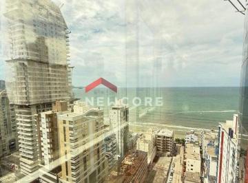Apartamento · 434m² · 5 Quartos · 5 Vagas · Cobertura em  Rua 264 - Meia Praia - Itapema/SC