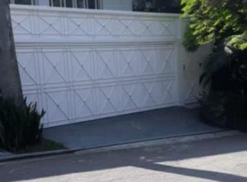 Comercial · 350m² · 4 Vagas · Casa comercial na Rua Irmão Gonçalo, 90 • 350 m²