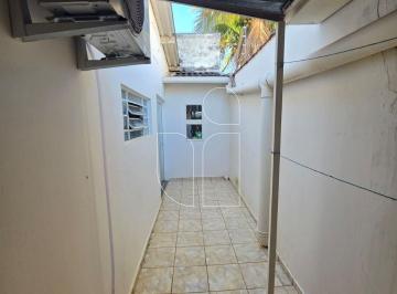 Casa · 200m² · 3 Quartos · 6 Vagas · Casa com 3 quartos e área de lazer na Vila Romana · Marília