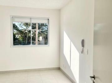 Sala arejado e com ótima iluminação natural · Ótimo apartamento para locação! Novo! Novinho!