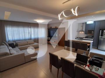 Casa · 461m² · 3 Quartos · 6 Vagas · Casa sobrado de 461m², 3 Dormitórios com 1 Suíte e 6 Vagas disponíveis para venda na Vila Ivone.