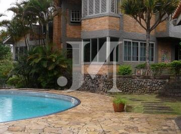 Casa · 750m² · 4 Quartos · 4 Vagas · Casa em Condomínio Fechado com 1900m² - Imóvel de 750 m², 4 Dormitórios sendo 2 Suítes e 4 vagas de 