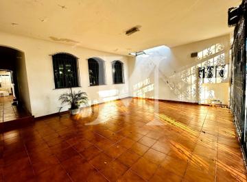 Casa · 344m² · 3 Quartos · 3 Vagas · Casa sobrado de 344m², 3 Dormitórios sendo 2 Suítes, 3 Vagas mais duas casas nos fundos de 1 dormitó