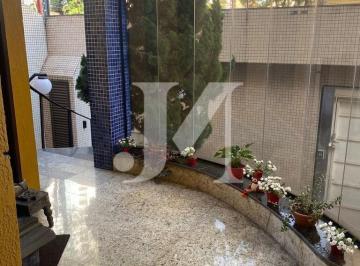 Casa · 650m² · 5 Quartos · 5 Vagas · Casa Sobrado de 650m², 5 Dormitórios, 5 Suítes e 5 Vagas de garagem