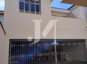 Casa · 242m² · 3 Quartos · 7 Vagas · Sobrado Padrão de 242m², 3 Dormitórios, sendo 1 Suíte e 7 Vagas - Penha