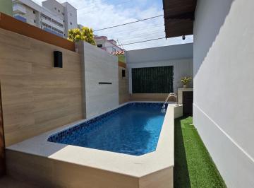 Casa · 2 Quartos · 3 Vagas · Casa com piscina e varanda gourmet na Guilhermina em Praia Grande SP
