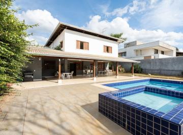 Casa · 628m² · 5 Quartos · 8 Vagas · Uma casa para a família de hoje e para as memórias de amanhã.
