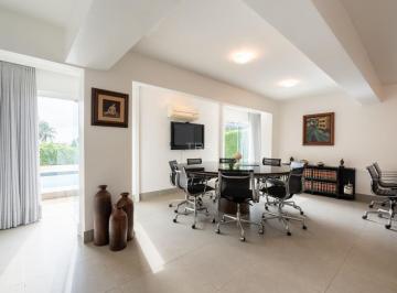 Casa · 442m² · 4 Quartos · 4 Vagas · Antes da porta se abrir, a vista já aconteceu.