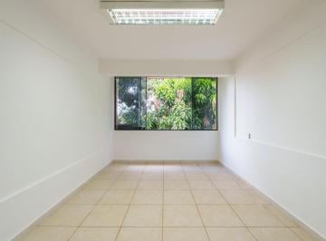 Comercial · 34m² · Às vezes o melhor marketing é simplesmente estar aqui.