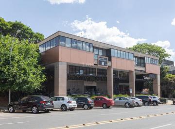 Comercial · 65m² · Mais do que abrir uma loja, é abrir passagem.