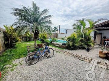 Casa · 229m² · 3 Quartos · 2 Vagas · Sobrado 3 dormitórios para Venda no Laranjal, Pelotas