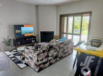 Casa · 229m² · 3 Quartos · 2 Vagas · Sobrado à venda no bairro Laranjal em Pelotas/RS