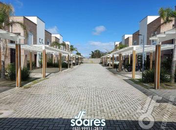 Casa · 113m² · 2 Quartos · 2 Vagas · Casa à venda no bairro Laranjal em Pelotas/RS