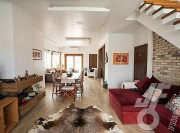 Casa · 390m² · 5 Quartos · 2 Vagas · Sobrado à venda no bairro Laranjal em Pelotas/RS