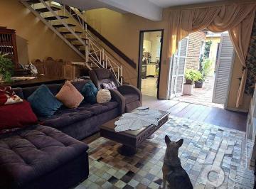 Casa · 272m² · 4 Quartos · 2 Vagas · Casa à venda no bairro Centro em Pelotas/RS