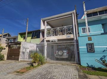 Casa de 4 quartos, Curitiba · Amplo Sobrado com 4 Quartos a Venda no Tarumã