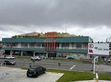 Comercial de 35 quartos, Curitiba · SHOPPING COM 5.000m² de área, 35 lojas, 80 vagas, na esquina da Av Integração perto do terminal