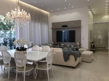 Casa de 3 quartos, Votuporanga · Vendo casa 3 quartos  2 banheiros uma suite. vendo avista ou passo as prestações