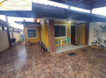 Casa de 2 quartos, Rio das Ostras · Casa 2 quartos (1 suíte), varanda, churrasqueira, ótimo local