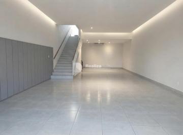 Comercial · 700m² · EXCELENTE PRÉDIO PARA LOCAÇÃO NO CORAÇÃO DE TAUBATÉ!!