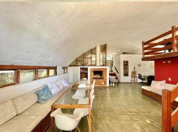 Casa · 253m² · 4 Quartos · 4 Vagas · Sobrado em Vila Santo Antônio, Cotia/SP de 253m² 4 quartos à venda por R$ 987.000,00 ou para locação