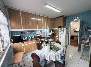 Casa Aluguel 200m² de 3 quartos · Casa em Uvaranas, Ponta Grossa/PR de 200m² 3 quartos para locação R$ 5.500,00/mes