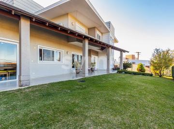Casa · 417m² · 5 Quartos · 4 Vagas · Casa à venda - em Abranches