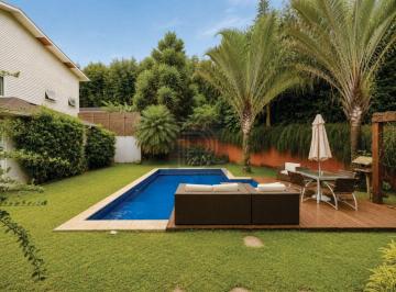Casa de 4 quartos, Cotia · Mansão Moderna na Granja Viana - 2 Lotes - 4 Suítes - Piscina Aquecida - Área Gourmet Completa
