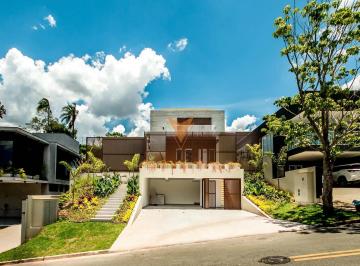 Casa de 4 quartos, Cotia · Casa para venda em Granja Viana de 10.00m² com 4 Quartos, 4 Suites e 4 Garagens
