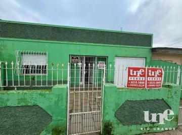 c6651616fc225094b5009b8addb225d3291ffb53 · Casa com excelente terreno na Via Brás