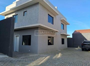 Casa · 90m² · 3 Quartos · 2 Vagas · Sobrado com 3 Dormitórios, 1 Suíte, 90 m², à venda por R$ 635.000 - Guabirotuba, Curitiba (PR)