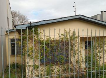 Casa de 3 quartos, Porto Alegre · Casa no bairro Nonoai de 3 dormitórios e pátio