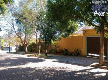 Casa · 123m² · 2 Quartos · 2 Vagas · Casa em condomínio com piscina e 2 vagas