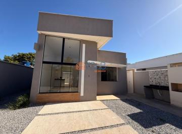 Casa · 85m² · 3 Quartos · 2 Vagas · Casa Moderna com 3 Quartos, Suíte e Área Gourmet com Piscina em Rio das Ostras