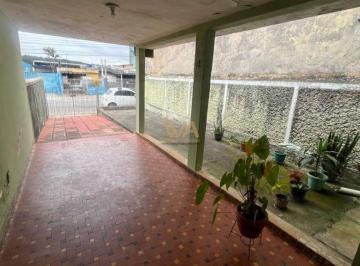 Casa · 290m² · 2 Quartos · 3 Vagas · Casa à venda na Vila Bela Flor com 2 dormitórios e amplo terreno