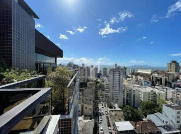 a649fca4-7e2e-4d2e-9459-891b75677437-17833653361822.jpg · COBERTURA DUPLEX DE LUXO COM VISTA PANORÂMICA PARA O MAR – CENTRO DE FLORIANÓPOLIS