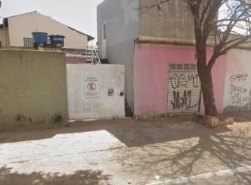 Comercial de 4 quartos, Taguatinga · Conjunto de esquina, casas e lojas comerciais