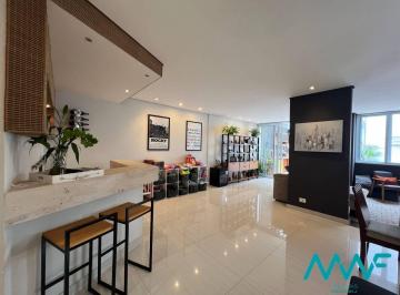 Casa · 180m² · 4 Quartos · 4 Vagas · Tamboré 4 — Casa com 4 Quartos, SPA e Planta Versátil
