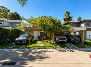 Casa · 250m² · 3 Quartos · 5 Vagas · Casa com 3 dormitórios, sendo 3 suítes para venda - Granja Viana - Carapicuíba - SP