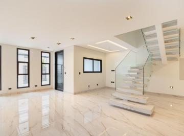 Casa · 228m² · 3 Quartos · 2 Vagas · Sobrado em Vista Alegre, Curitiba/PR de 228m² 3 quartos à venda por R$ 2.029.800,00