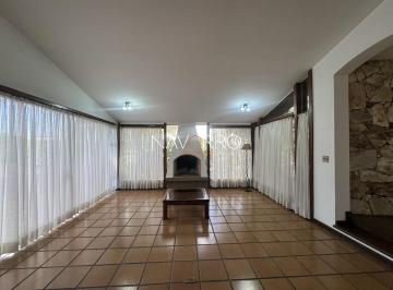 1 · Casa comercial ou residencial com 366m², para alugar no bairro Jardim Santa Rosália.