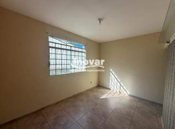 Apartamento · 72m² · 2 Quartos · 1 Vaga · Apartamento com 72 m², 2 quartos, 1 vaga no Sagrada Família com área externa ideal para pets