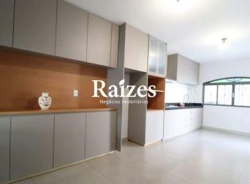 Casa · 230m² · 3 Quartos · 4 Vagas · Casa para Locação no Santa Mônica com 3 Quartos, 4 Vagas e Cozinha Planejada