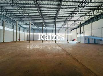 Comercial · 1600m² · Galpão Comercial para Locação com 1.900m² na Principal Avenida do Sibipiruna em Araguari-MG