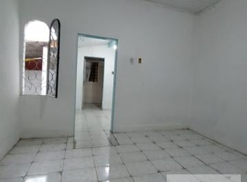 Casa · 40m² · 1 Quarto · Alugue Casa de Vila em Centro de Mogi das Cruzes