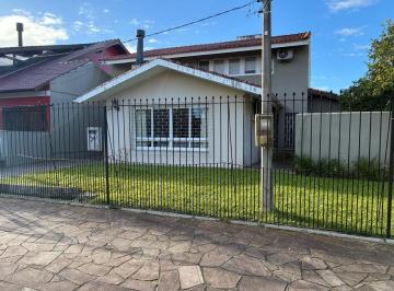 Casa de 4 quartos, Porto Alegre · Casa 4 dormitórios em Ipanema