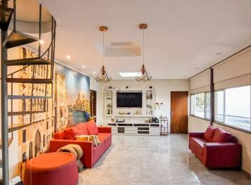 Casa · 210m² · 6 Quartos · 4 Vagas · Casa à venda no bairro Santa Tereza