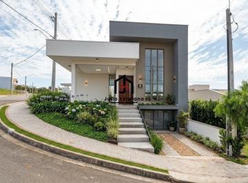 Casa · 225m² · 3 Quartos · Casa à venda - em Pindamonhangaba