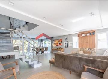 Casa · 300m² · 3 Quartos · 2 Vagas · Casa de condomínio em Avenida Coronel Marcos - Pedra Redonda - Porto Alegre/RS